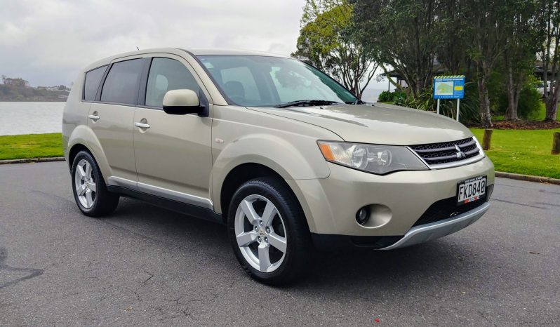 MITSUBISHI OUTLANDER 2005 7 SEATS full